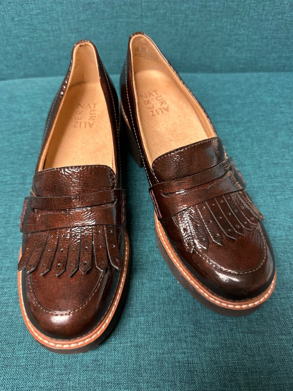 Naturalizer Darcy Lug Sole Loafers Womens Size 8 Brown Leather Store Display - Picture 2 of 8
